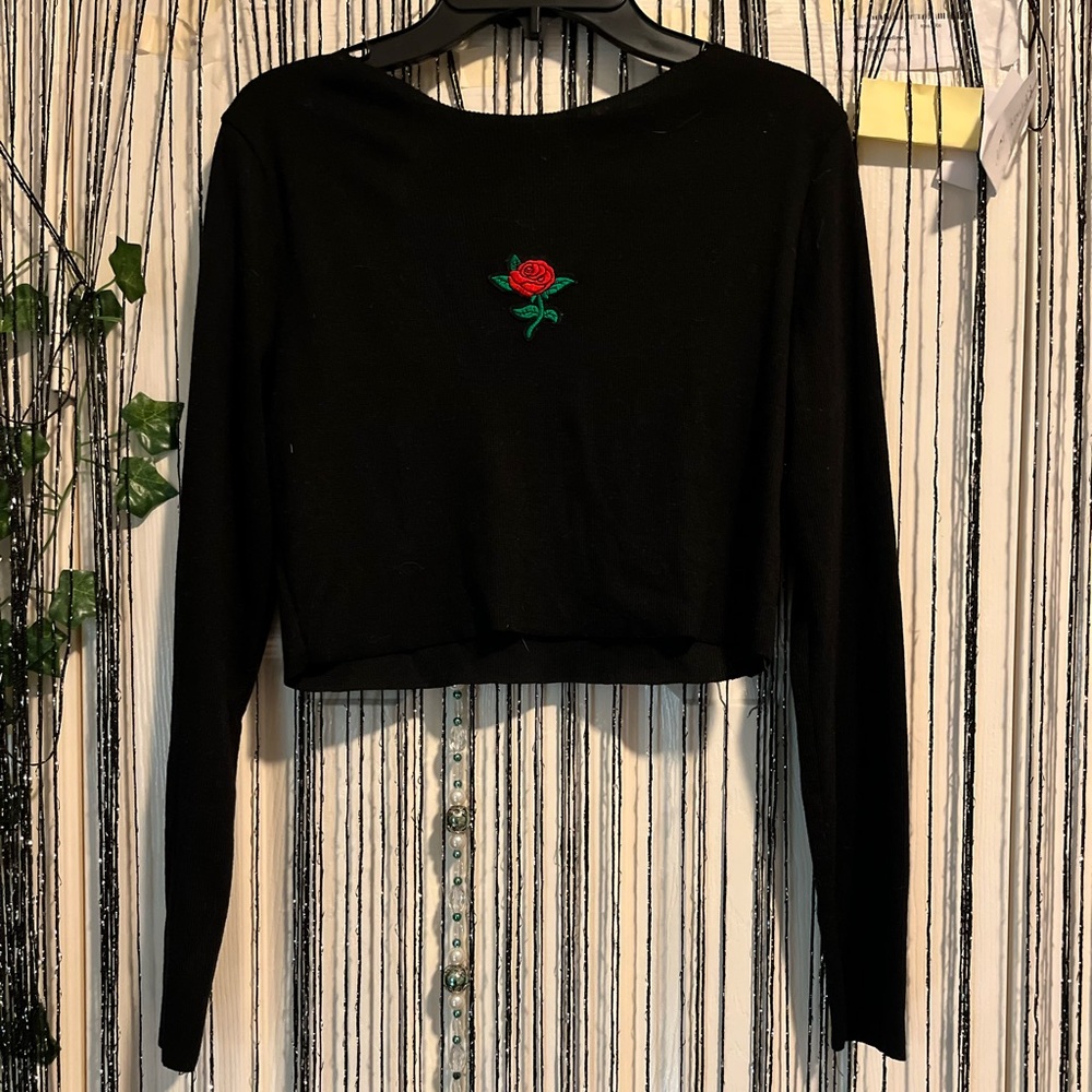 BLACK ROSE CROP TOP